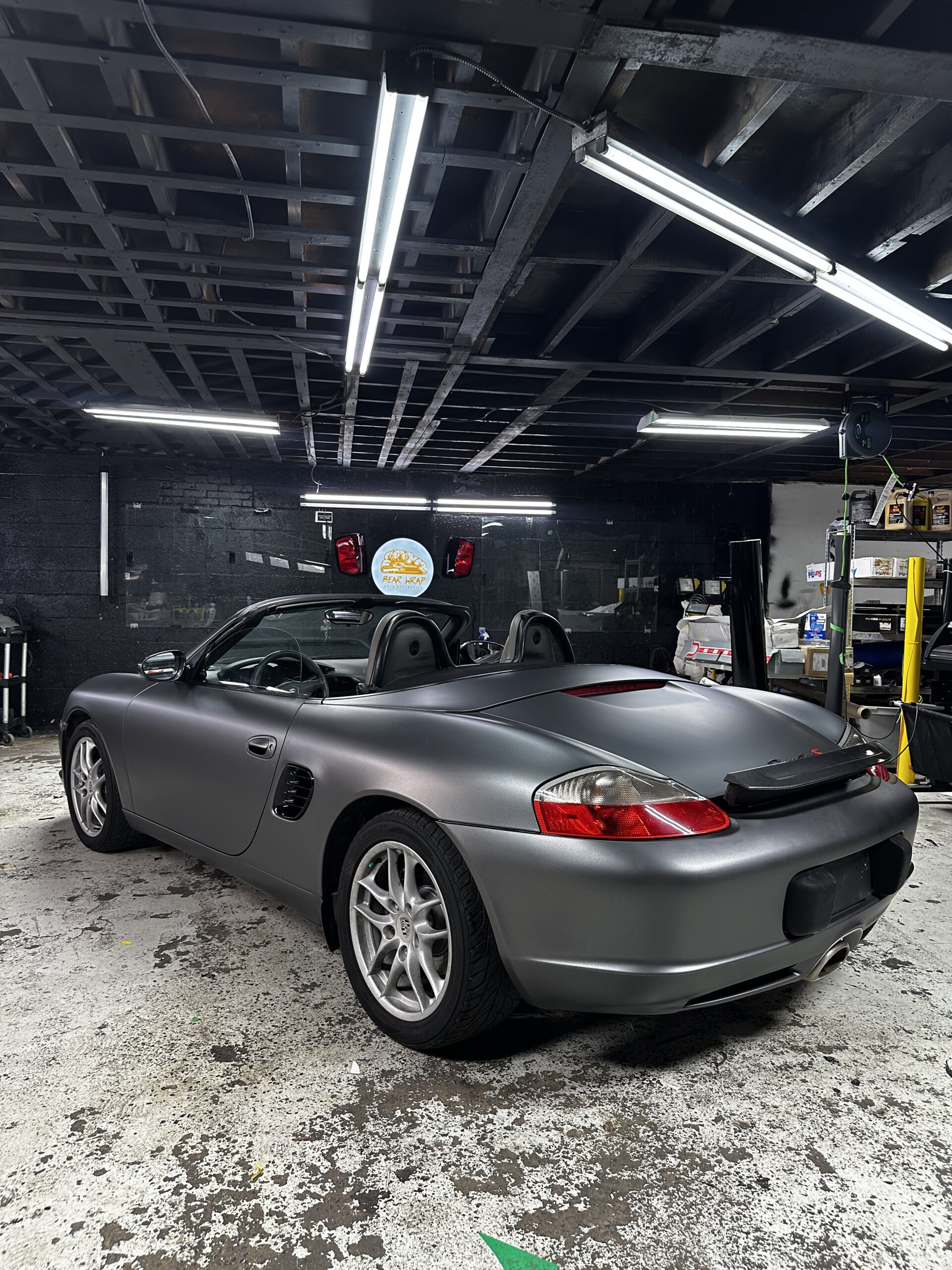Voiture avec wrap complet réalisé chez Bear Wrap Auto à Longueuil

